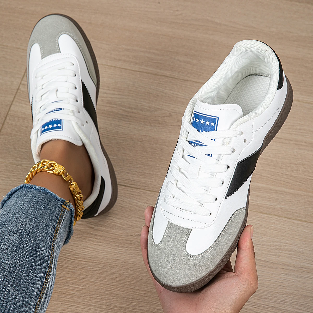 Zora Vintage-Inspired Sneakers