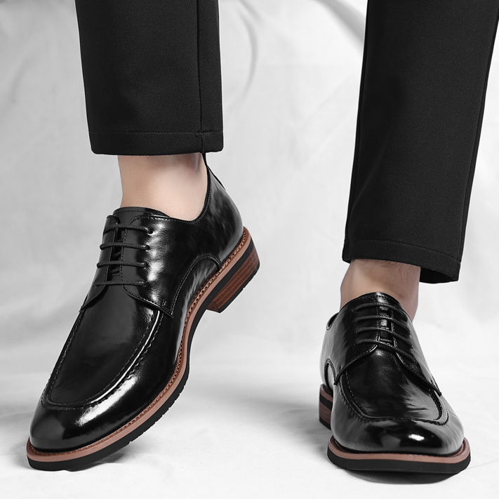 Classic Leather Dress Shoes in Regency Style