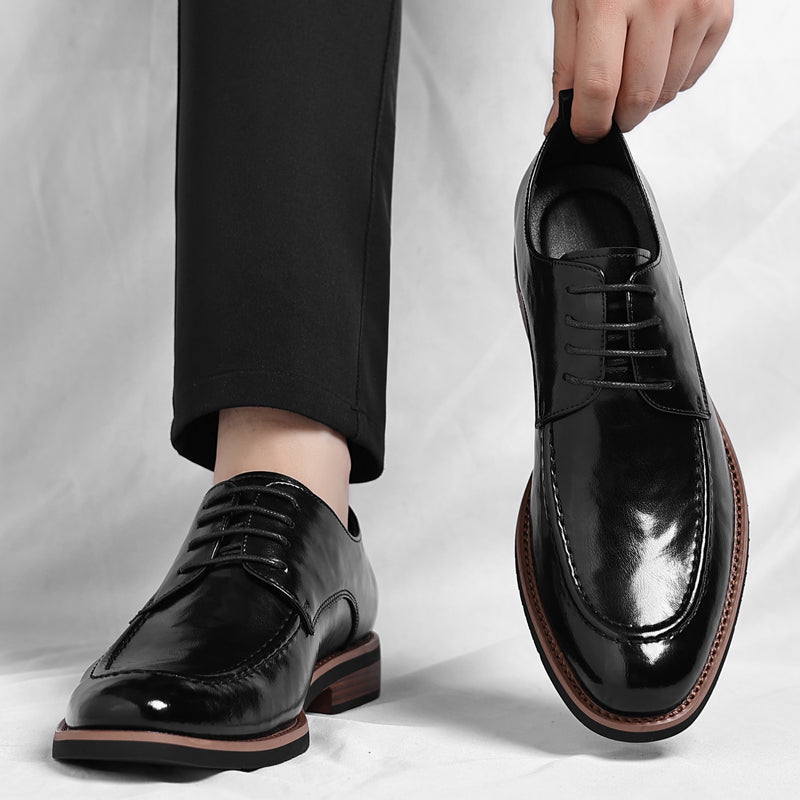 Classic Leather Dress Shoes in Regency Style
