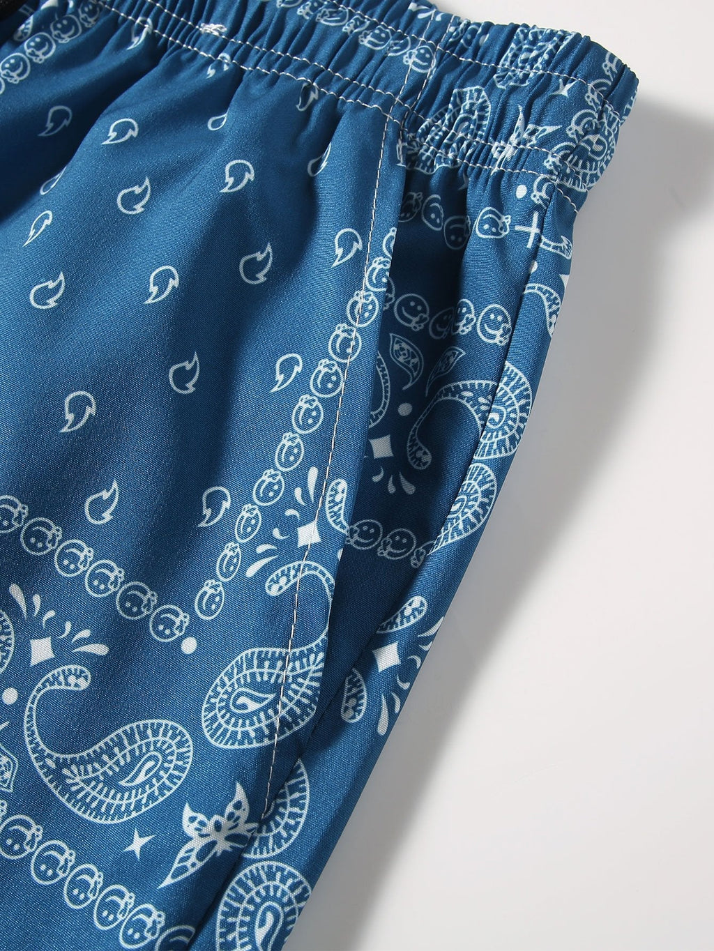 Dissolve Smiley Print T-Shirt & Paisley Print Shorts